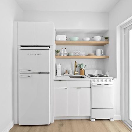 M Lake Worth Beach - Modern Villas Near West Palm Beach, Chic Retro Vibes, King Bed, Cozy Backyard, Bbq, Workspace, High-Speed Internet, Free Parking, 5 Minutes To Downtown & Beach Eksteriør billede