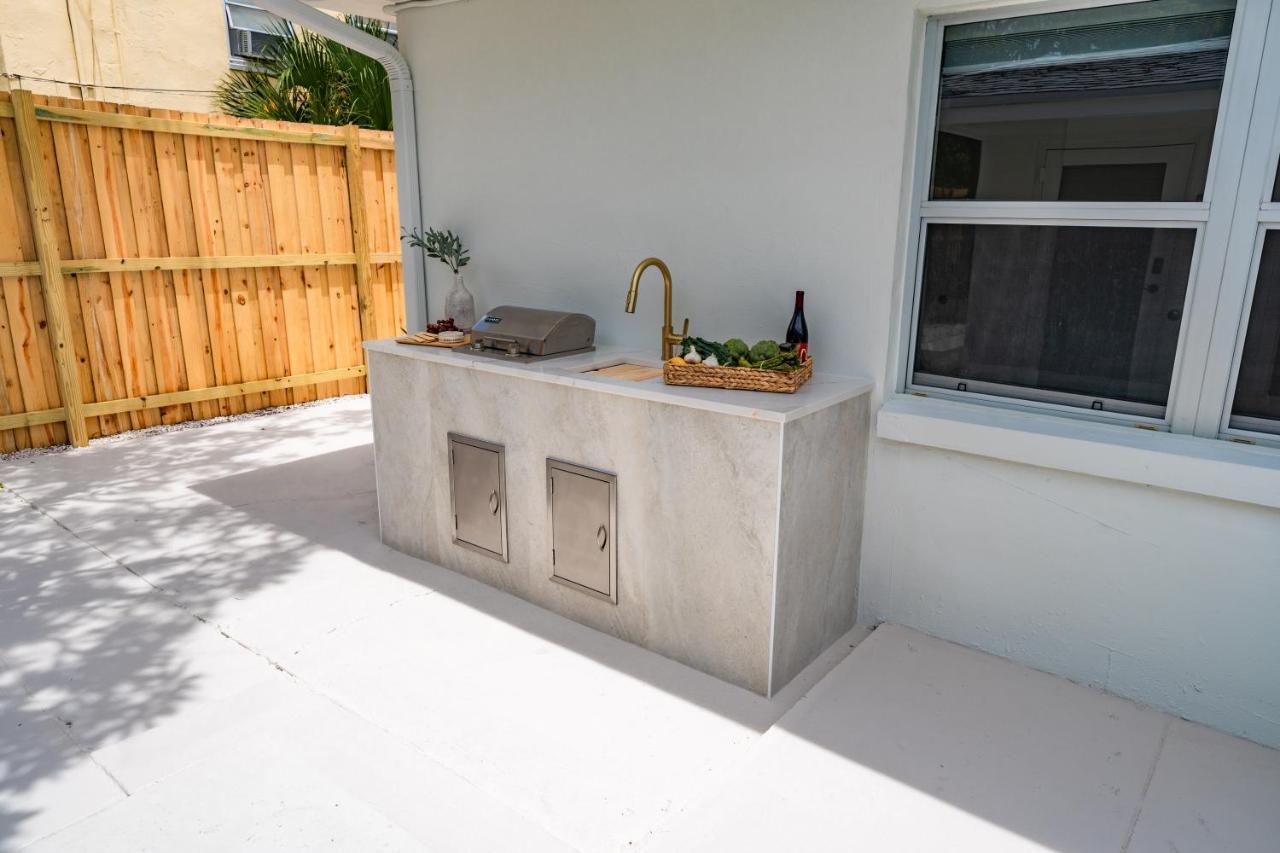 M Lake Worth Beach - Modern Villas Near West Palm Beach, Chic Retro Vibes, King Bed, Cozy Backyard, Bbq, Workspace, High-Speed Internet, Free Parking, 5 Minutes To Downtown & Beach Eksteriør billede