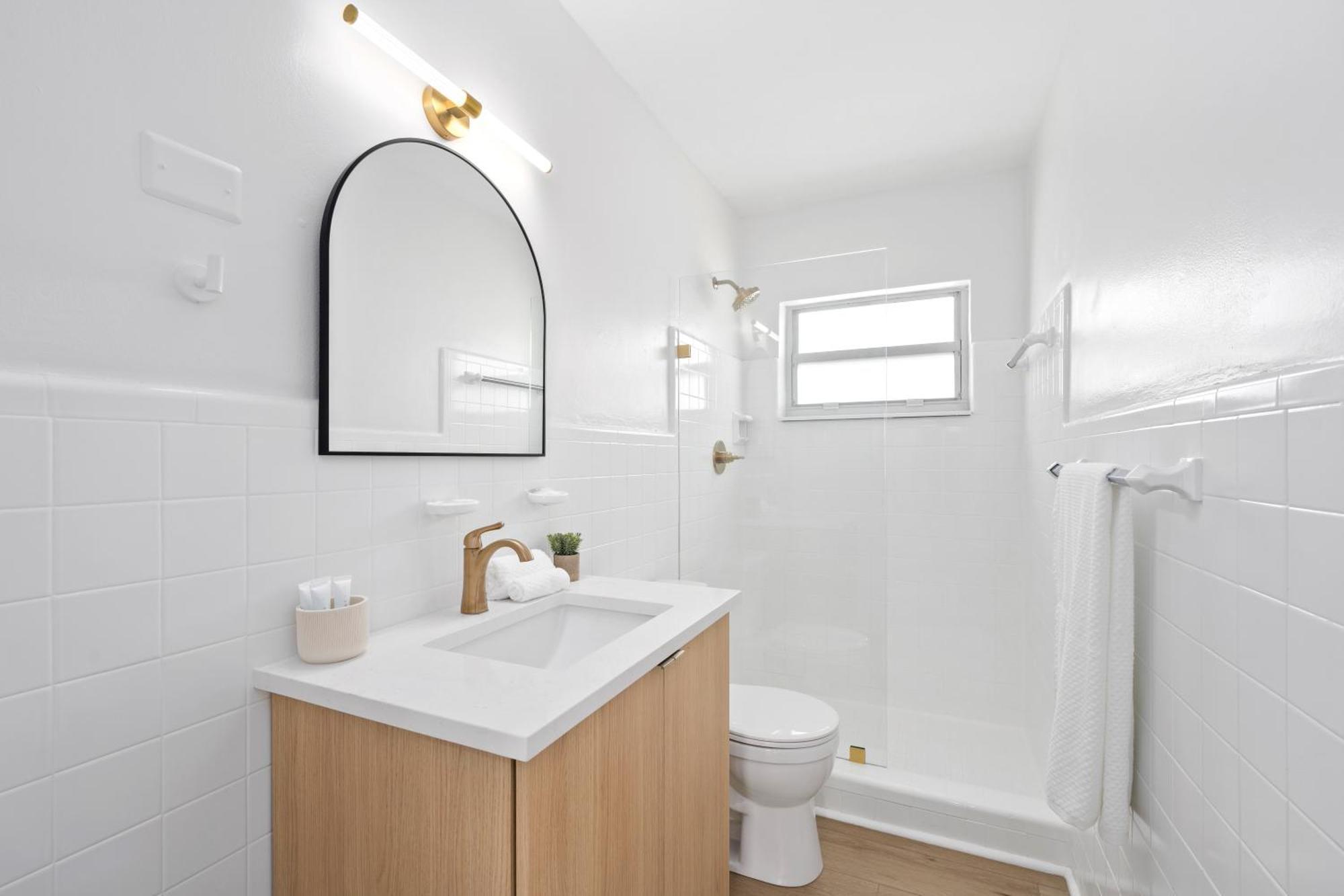 M Lake Worth Beach - Modern Villas Near West Palm Beach, Chic Retro Vibes, King Bed, Cozy Backyard, Bbq, Workspace, High-Speed Internet, Free Parking, 5 Minutes To Downtown & Beach Eksteriør billede