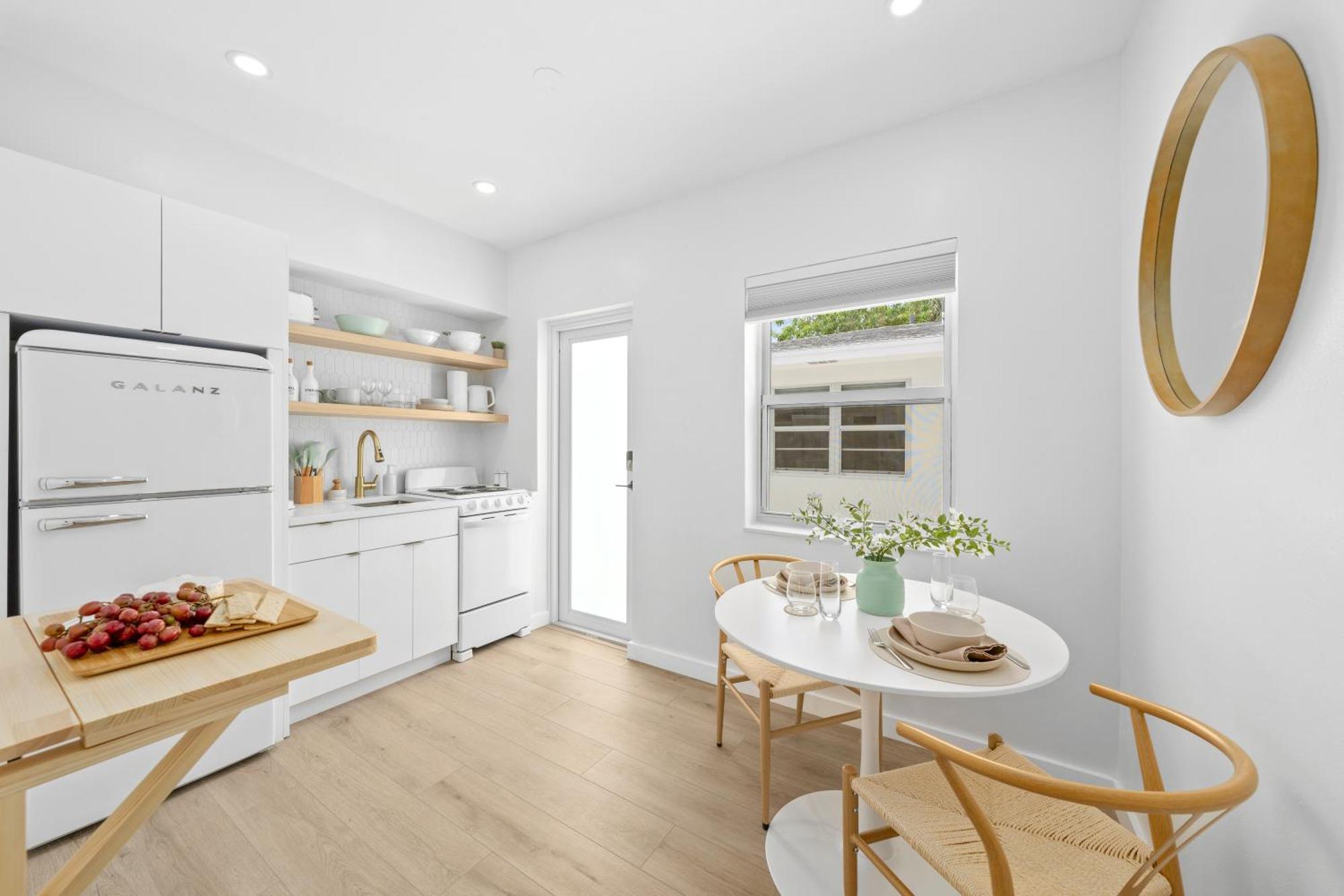 M Lake Worth Beach - Modern Villas Near West Palm Beach, Chic Retro Vibes, King Bed, Cozy Backyard, Bbq, Workspace, High-Speed Internet, Free Parking, 5 Minutes To Downtown & Beach Eksteriør billede