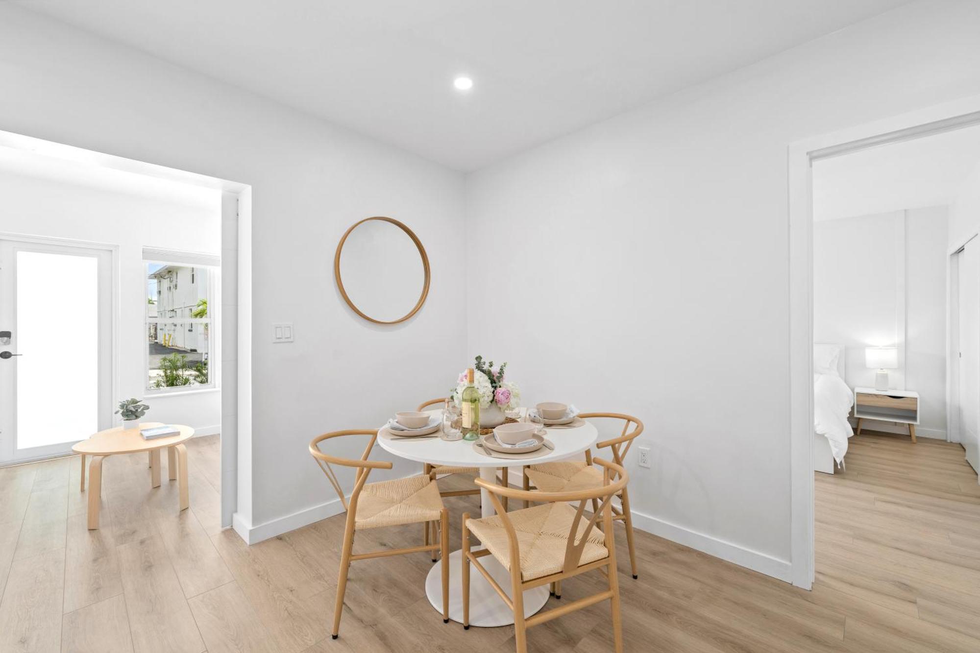 M Lake Worth Beach - Modern Villas Near West Palm Beach, Chic Retro Vibes, King Bed, Cozy Backyard, Bbq, Workspace, High-Speed Internet, Free Parking, 5 Minutes To Downtown & Beach Eksteriør billede