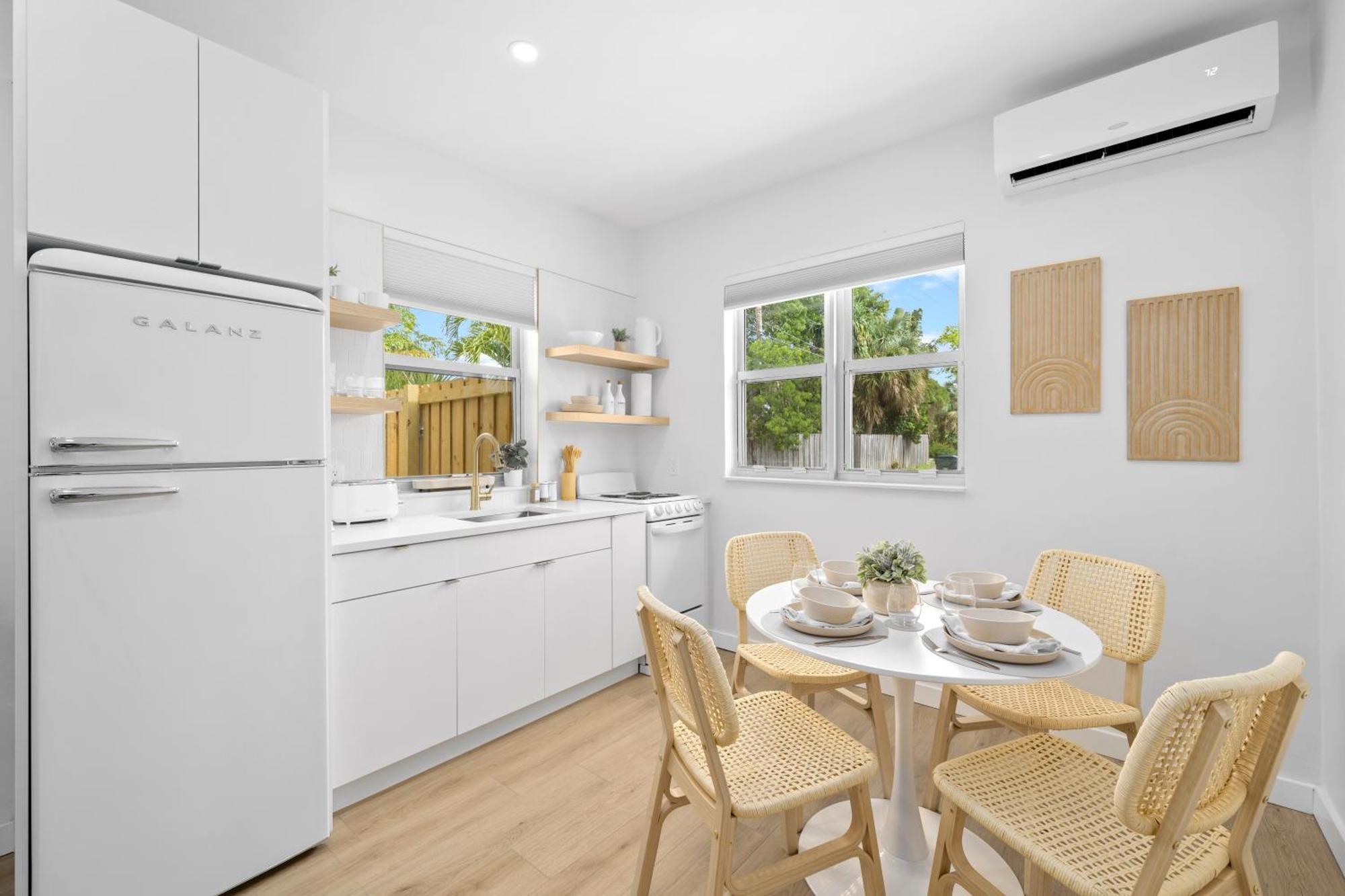 M Lake Worth Beach - Modern Villas Near West Palm Beach, Chic Retro Vibes, King Bed, Cozy Backyard, Bbq, Workspace, High-Speed Internet, Free Parking, 5 Minutes To Downtown & Beach Eksteriør billede
