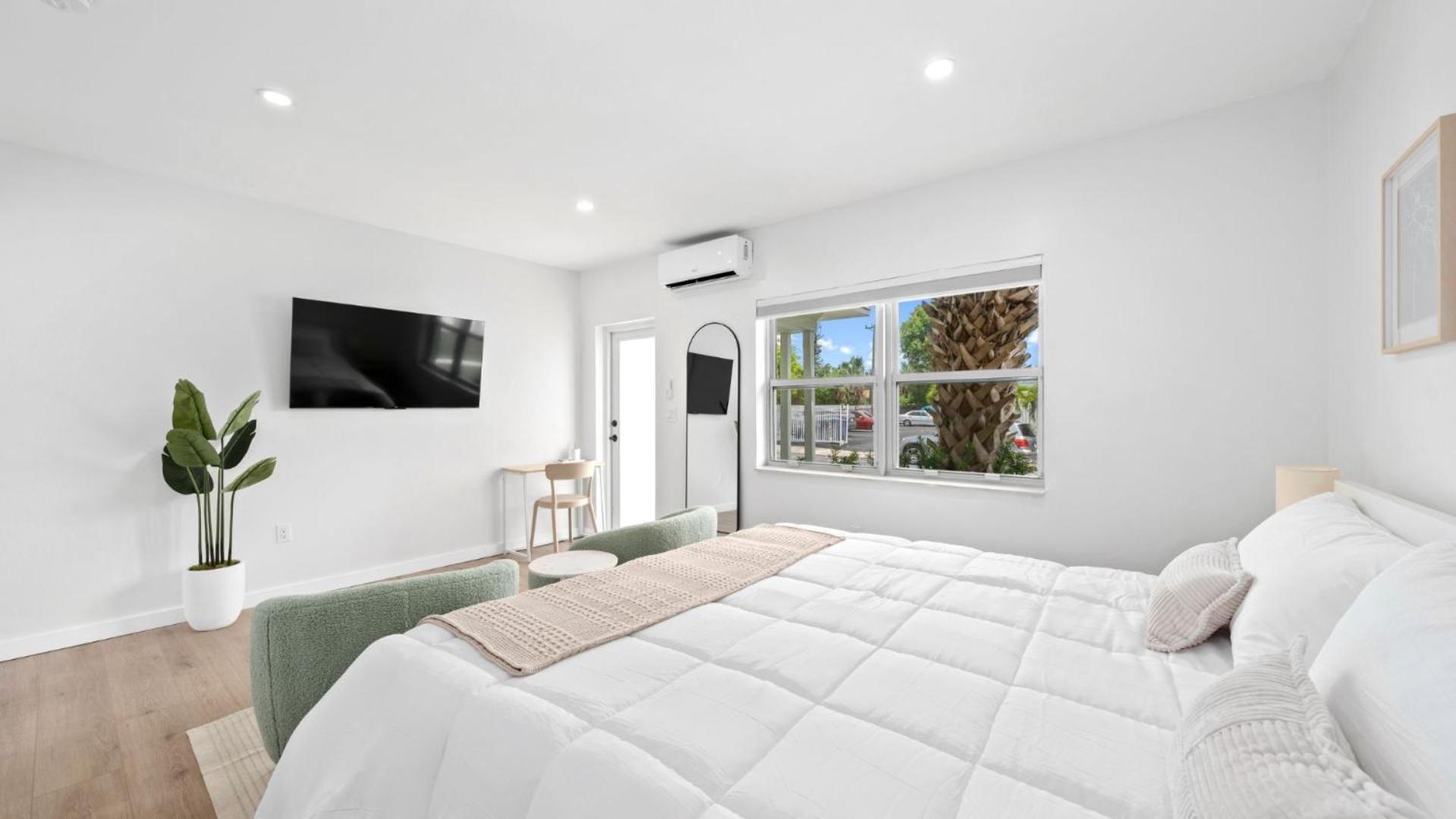 M Lake Worth Beach - Modern Villas Near West Palm Beach, Chic Retro Vibes, King Bed, Cozy Backyard, Bbq, Workspace, High-Speed Internet, Free Parking, 5 Minutes To Downtown & Beach Eksteriør billede